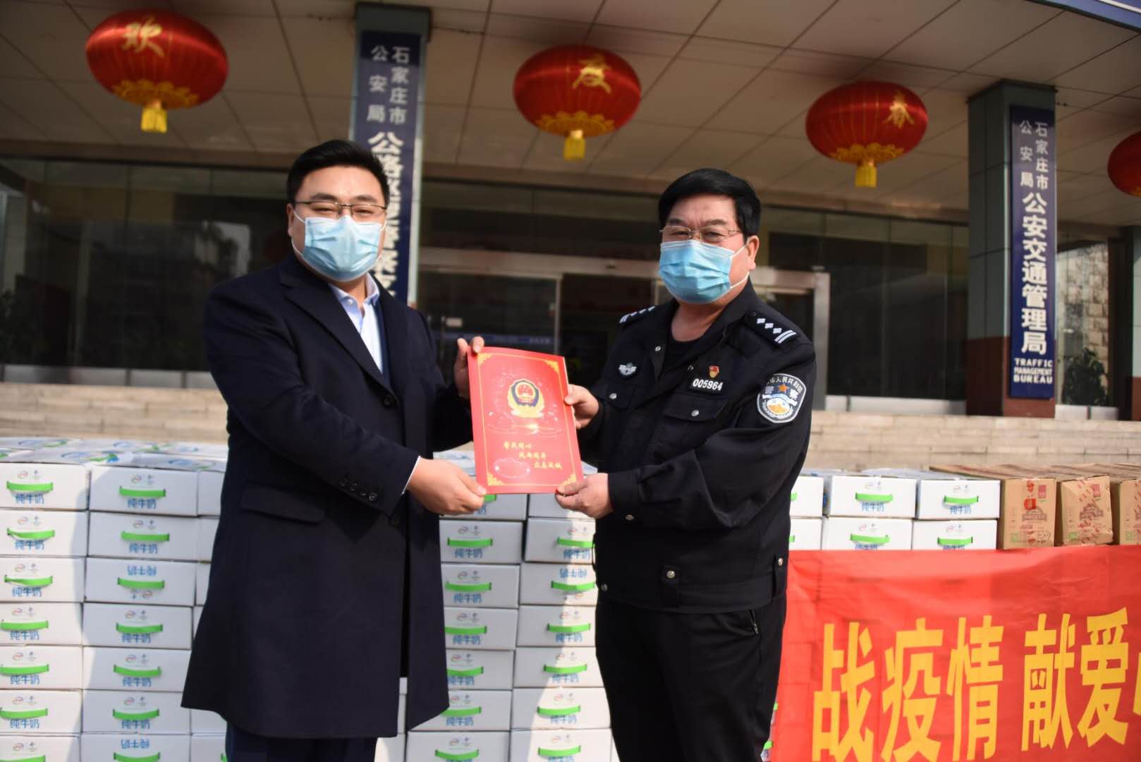 J9��������һ�߷�������